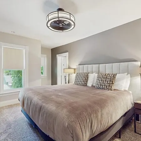 Ivy Manor-2